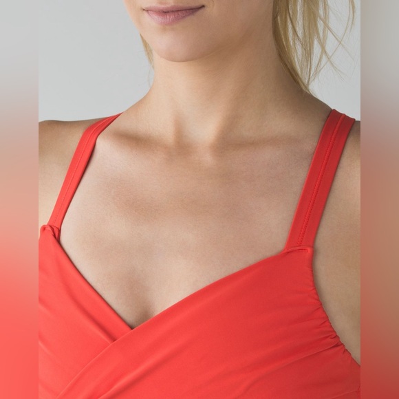 Lululemon Wrap It Up Tank in Alarming Size 6 - Picture 3 of 7